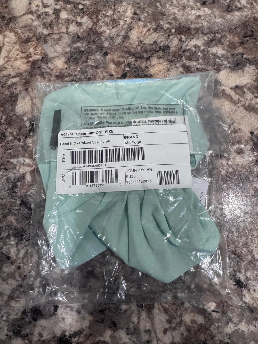 ALO Women’s Mint Green Scrunchie